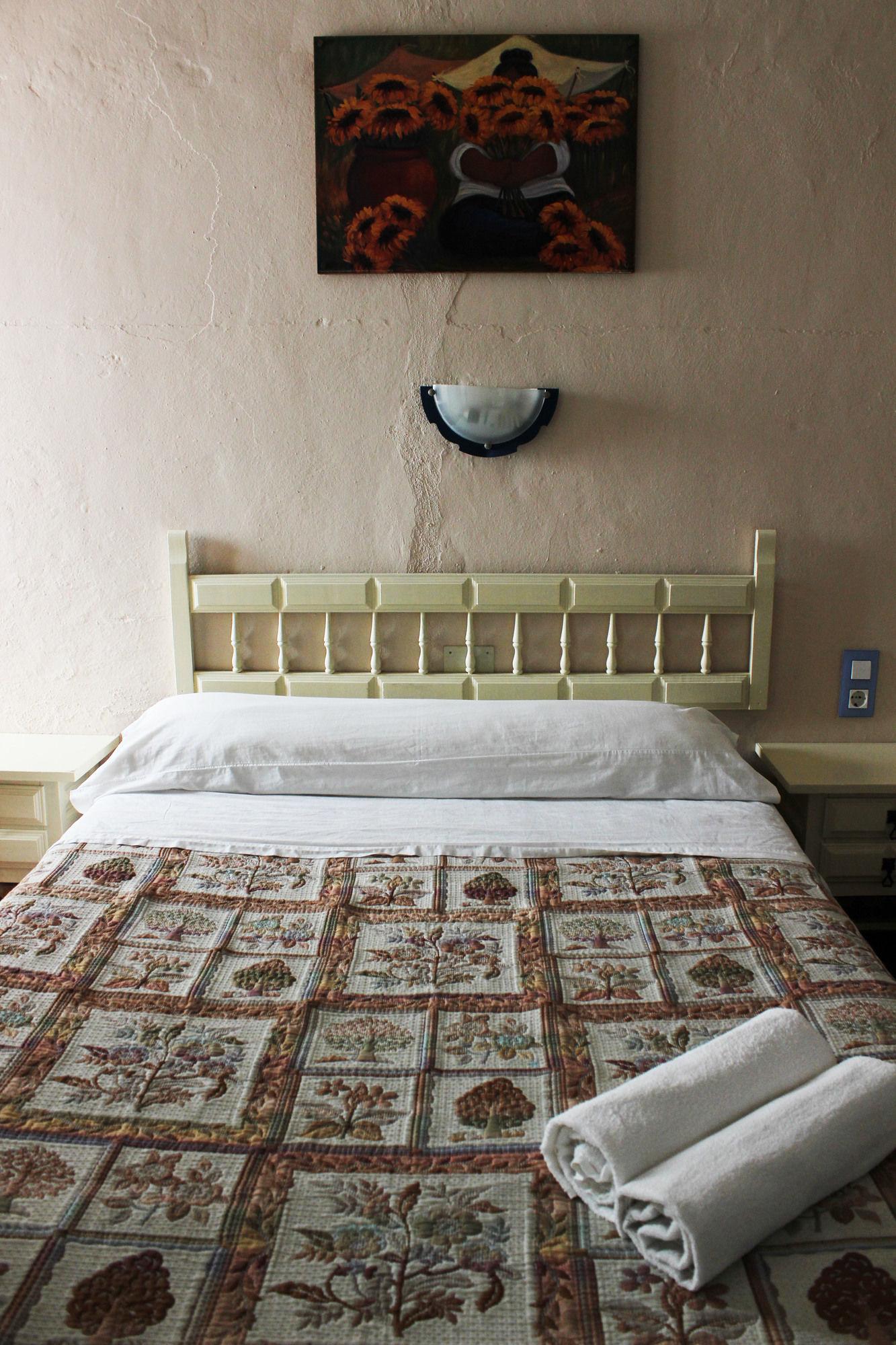 Pension Lisdos Sevilla Exterior foto
